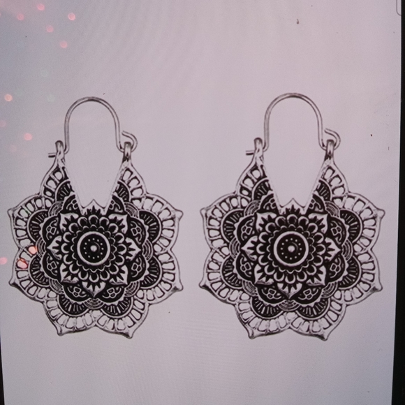 STERLING SILVER EARINGS - Picture 3 of 3